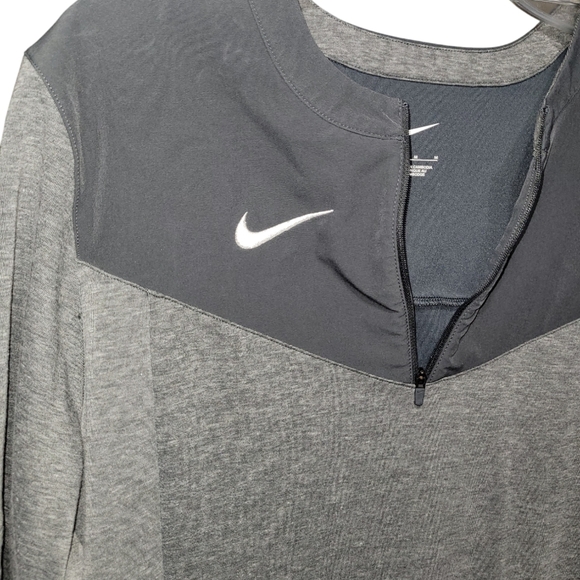 Nike gray long sleeve pullover with partial zip Size M - Picture 2 of 7